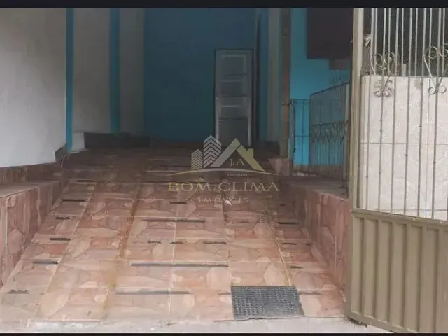 Casa 3 quartos e 2 banheiros, à venda, no bairro Monte Castelo em Juiz de Fora