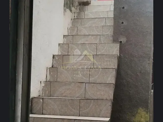 Casa 3 quartos e 2 banheiros, à venda, no bairro Monte Castelo em Juiz de Fora