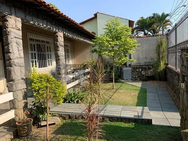 Casa 8 quartos e 7 banheiros, à venda, no bairro Sam Remo em Volta Redonda
