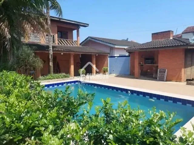 Casa 5 quartos e 5 banheiros, à venda, no bairro Jardim Virgínia em Guarujá