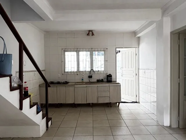 Casa 4 quartos e 3 banheiros, para alugar, no bairro Saco dos Limões em Florianópolis