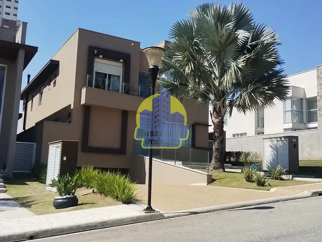 Casa com 295m² 3 quartos e 1 banheiro, à venda, no bairro Umuarama em Osasco