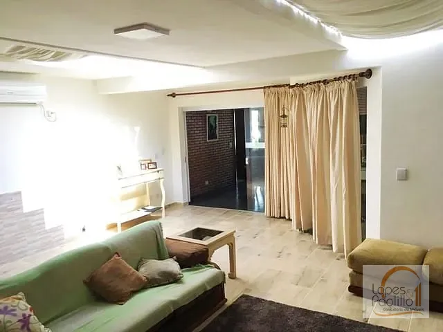 Casa com 800m² 3 quartos e 2 banheiros, à venda, no bairro Jardim do Lago em Atibaia
