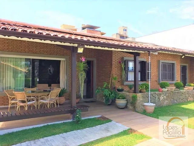 Casa com 800m² 3 quartos e 2 banheiros, à venda, no bairro Jardim do Lago em Atibaia