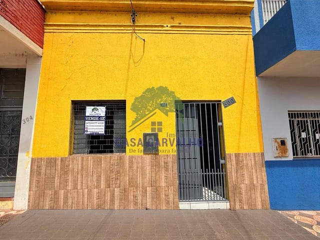 Casa 2 quartos e 2 banheiros, à venda, no bairro Centro em Corumbá