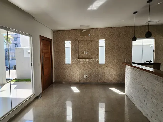 Casa 3 quartos e 4 banheiros, à venda, no bairro Parque Residencial Eloy Chaves em Jundiaí