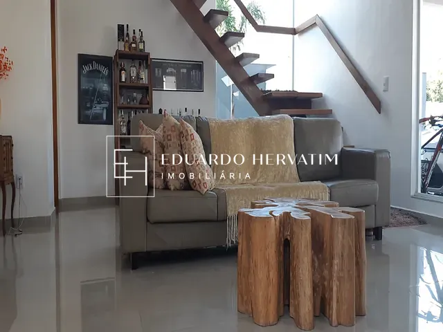 Casa 3 quartos e 4 banheiros, à venda, no bairro Parque Residencial Eloy Chaves em Jundiaí