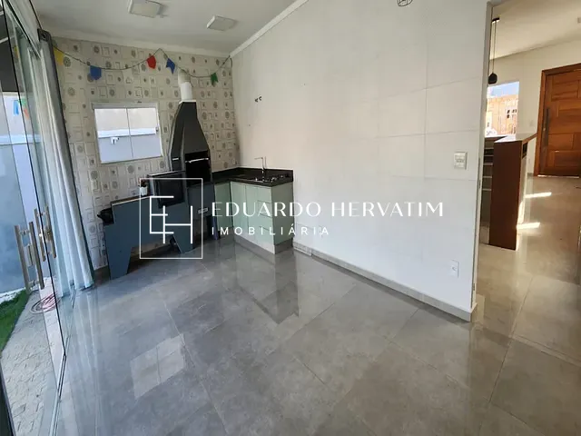 Casa 3 quartos e 4 banheiros, à venda, no bairro Parque Residencial Eloy Chaves em Jundiaí