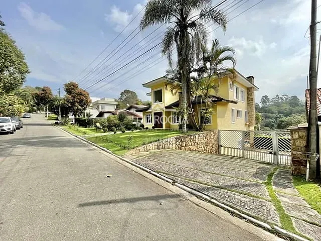 Casa com 720m² 4 quartos e 6 banheiros, à venda, no bairro CONDOMINIO VILA VERDE em Itapevi