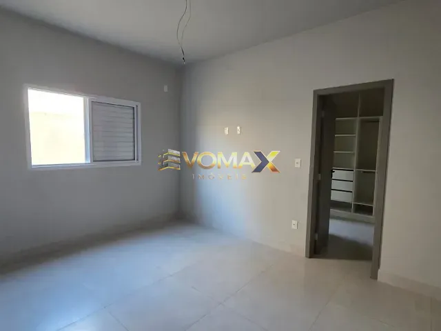 Casa 3 quartos e 4 banheiros, à venda, no bairro Vila Popular em Itapetininga