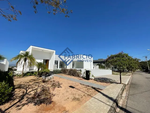 Casa com 1200m² 4 quartos e 8 banheiros, à venda, no bairro Condomínio Delle Stelle em Louveira