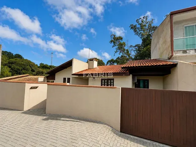 Casa com 550m² 4 quartos e 2 banheiros, à venda, no bairro Loteamento Santa Rita em Campo Largo