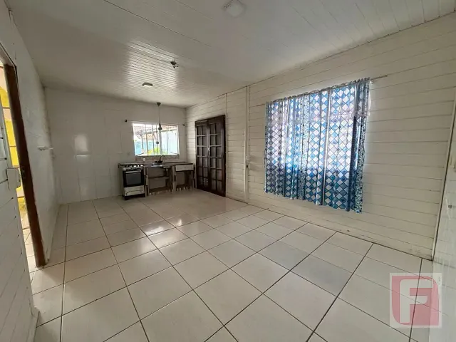 Casa 3 quartos e 1 banheiro, à venda, no bairro Continental em Itapoá