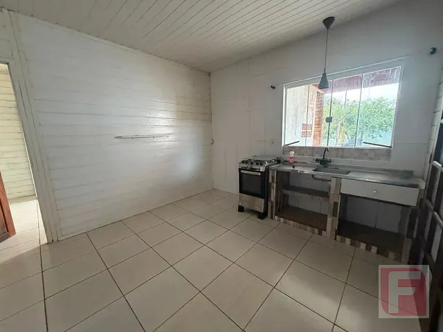 Casa 3 quartos e 1 banheiro, à venda, no bairro Continental em Itapoá