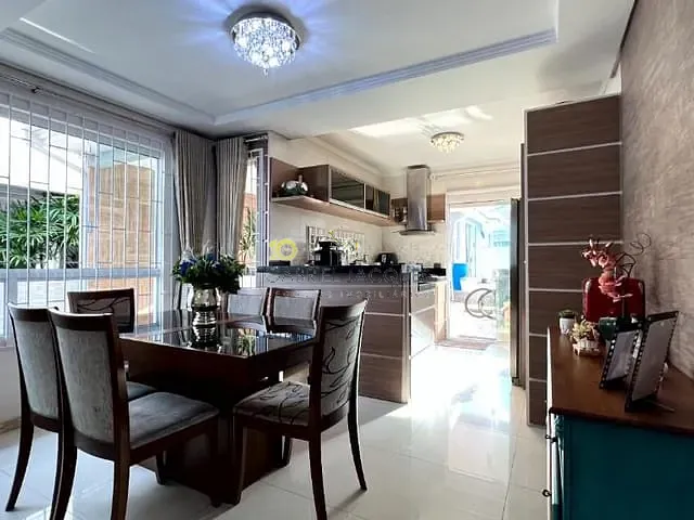Casa com 360m² 3 quartos e 4 banheiros, à venda, no bairro Pedra Branca em Palhoça
