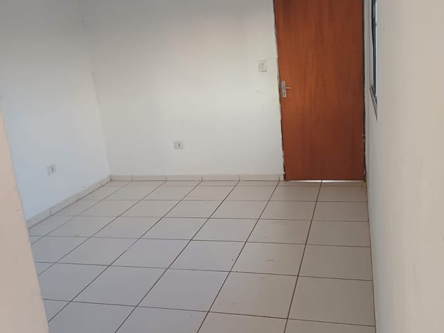 Casa 2 quartos e 1 banheiro, para alugar, no bairro Terra Baixa em Araçariguama