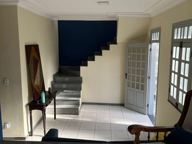 Casa com 300m² 5 quartos e 4 banheiros, à venda, no bairro Farolândia em Aracaju