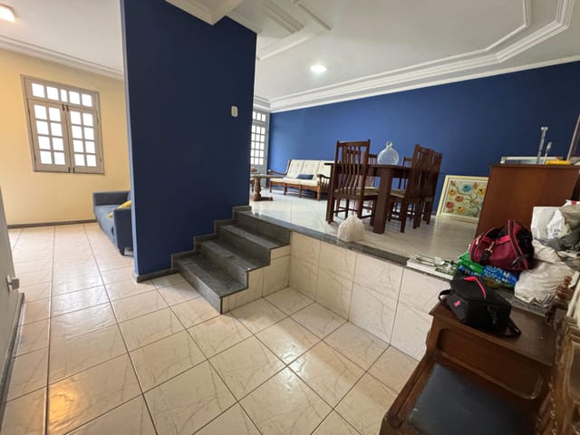 Casa com 300m² 5 quartos e 4 banheiros, à venda, no bairro Farolândia em Aracaju