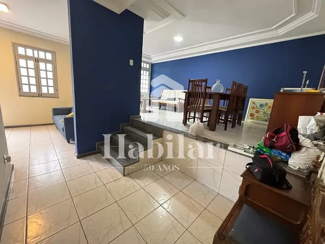 Casa com 300m² 5 quartos e 4 banheiros, à venda, no bairro Farolândia em Aracaju