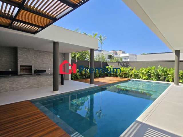 Casa 5 quartos e 8 banheiros, à venda, no bairro Barra da Tijuca em Rio de Janeiro