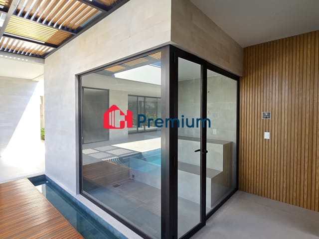 Casa 5 quartos e 8 banheiros, à venda, no bairro Barra da Tijuca em Rio de Janeiro