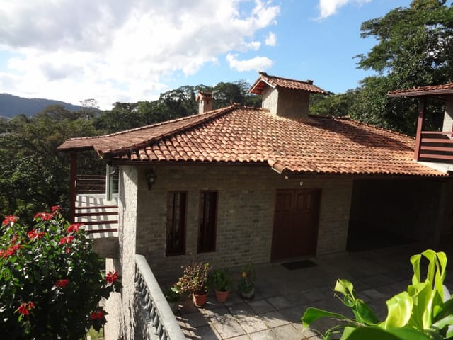 Casa com 1519m², à venda, no bairro Itaipava em Petrópolis