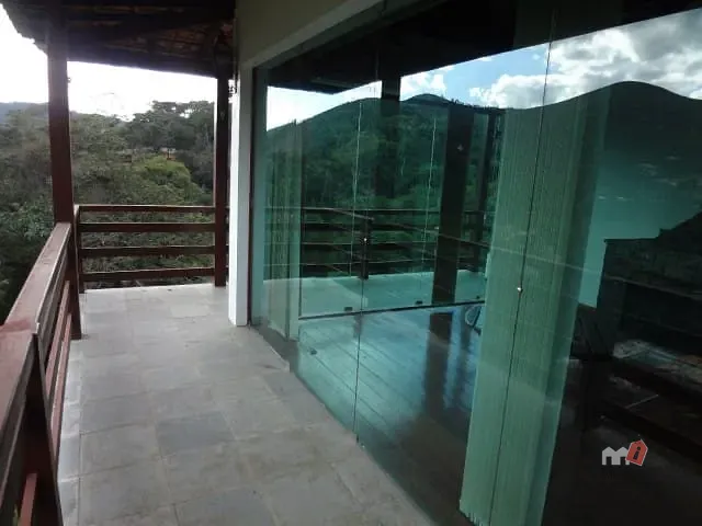 Casa com 1519m², à venda, no bairro Itaipava em Petrópolis