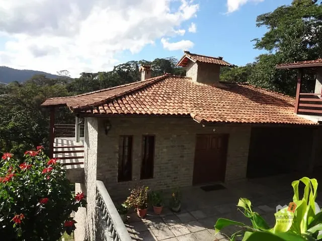 Casa com 1519m², à venda, no bairro Itaipava em Petrópolis