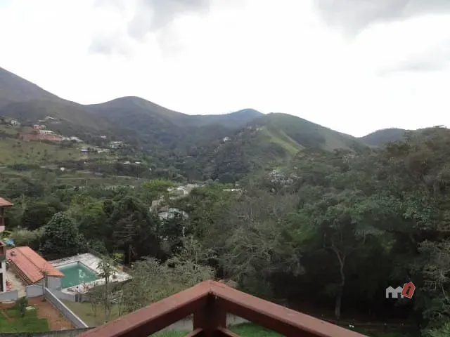 Casa com 1519m², à venda, no bairro Itaipava em Petrópolis
