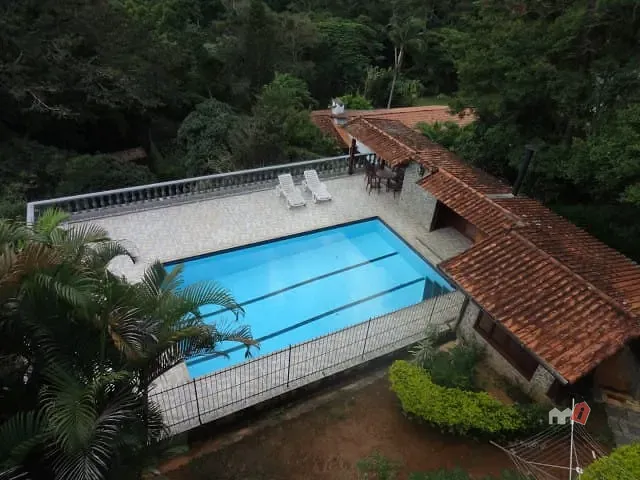 Casa com 1519m², à venda, no bairro Itaipava em Petrópolis