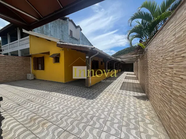 Casa com 250m² 2 quartos e 1 banheiro, à venda, no bairro Sumaré em Caraguatatuba