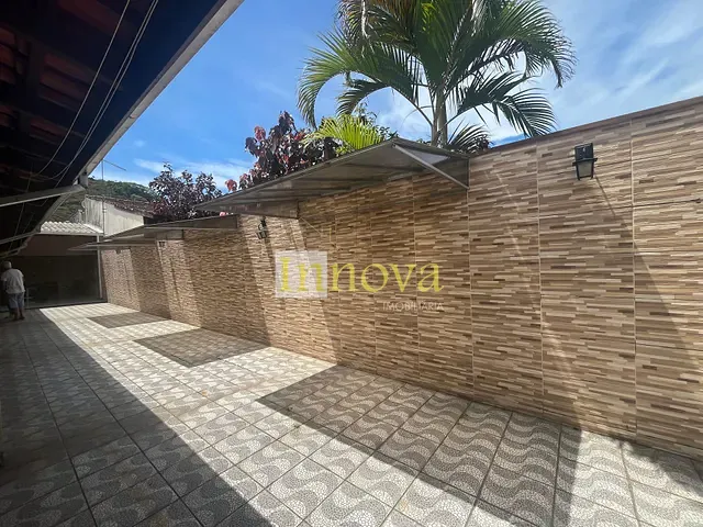 Casa com 250m² 2 quartos e 1 banheiro, à venda, no bairro Sumaré em Caraguatatuba