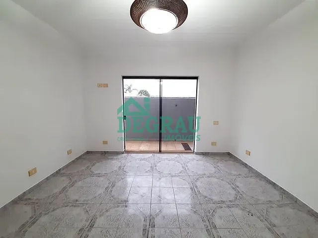 Casa 5 quartos e 2 banheiros, à venda, no bairro Vila Ophélia em Itapeva