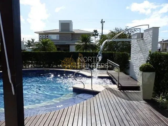 Casa com 1200m² 7 quartos e 7 banheiros, à venda, no bairro Jurerê Internacional em Florianópolis