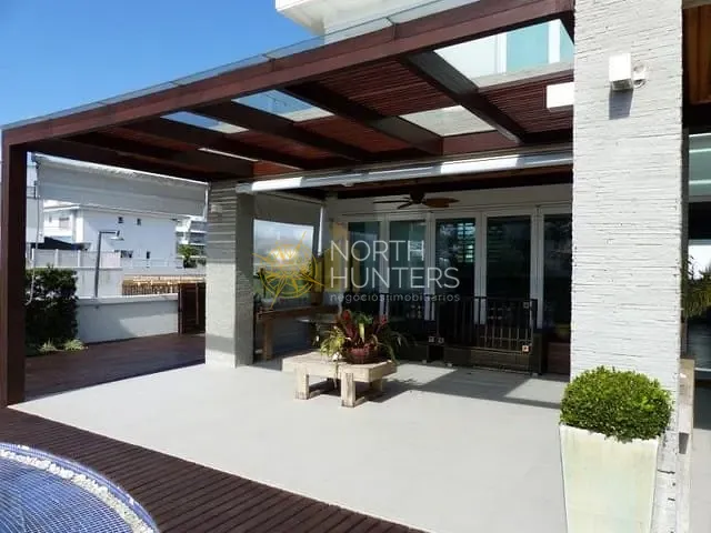 Casa com 1200m² 7 quartos e 7 banheiros, à venda, no bairro Jurerê Internacional em Florianópolis