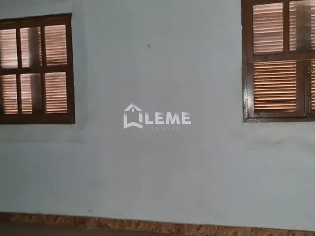 Casa com 300m² 2 quartos e 1 banheiro, à venda, no bairro Centro em Mococa