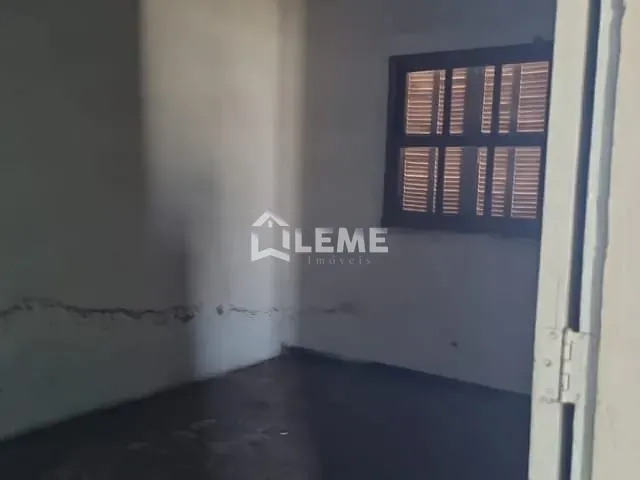 Casa com 300m² 2 quartos e 1 banheiro, à venda, no bairro Centro em Mococa