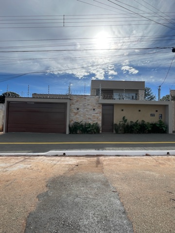 Casa com 397m² 4 quartos e 1 banheiro, à venda, no bairro Jardim Europa em Goiânia