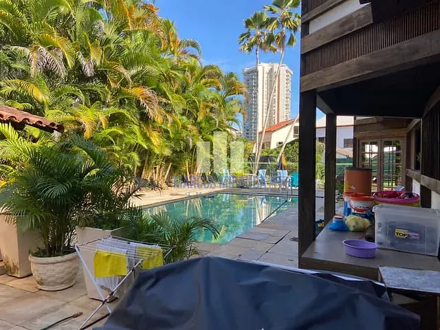 Casa com 604m² 5 quartos e 5 banheiros, à venda, no bairro Barra da Tijuca em Rio de Janeiro