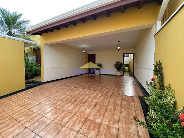 Casa com 700m² 3 quartos e 3 banheiros, à venda, no bairro Santo Antonio em Capivari