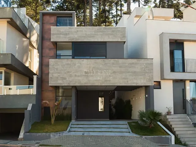 Casa 3 quartos e 3 banheiros, à venda, no bairro Santa Cândida em Curitiba