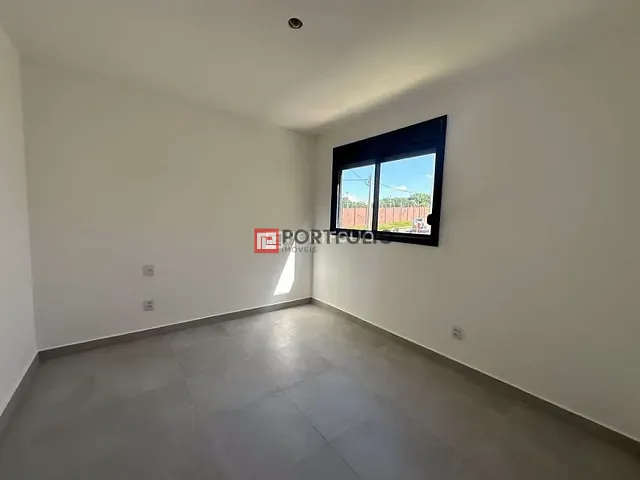 Casa com 310m² 4 quartos e 3 banheiros, à venda, no bairro Jardins Marselha em Aparecida de Goiânia