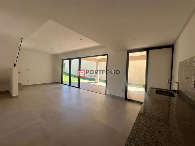 Casa com 310m² 4 quartos e 3 banheiros, à venda, no bairro Jardins Marselha em Aparecida de Goiânia