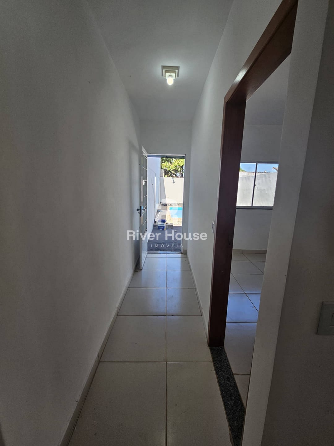 Casa à venda com 2 quartos, 200m² - Foto 3