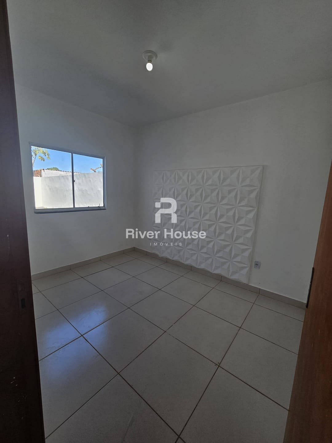 Casa à venda com 2 quartos, 200m² - Foto 4