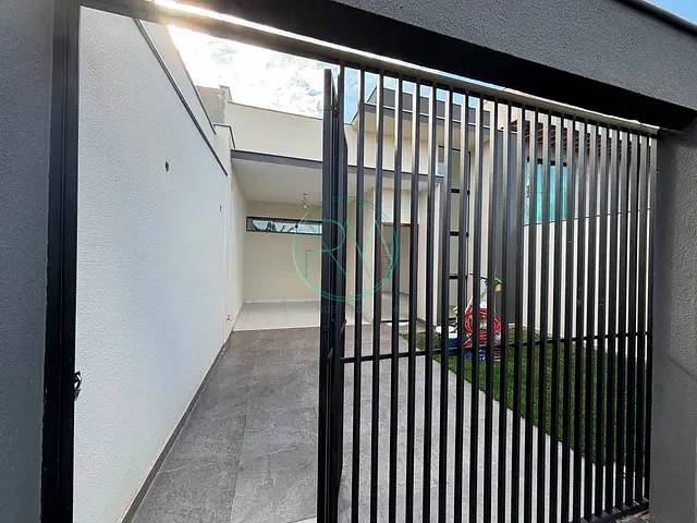 Casa com 125m² 2 quartos e 3 banheiros, à venda, no bairro Colinas em Londrina