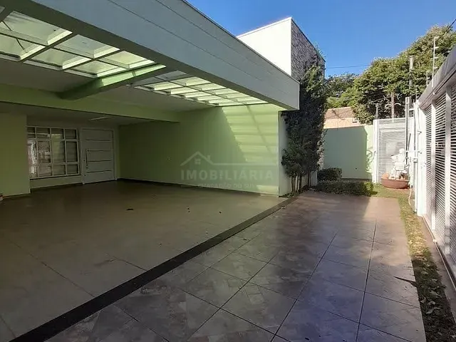 Casa 3 quartos e 2 banheiros, à venda, no bairro CENTRO em Chapadão do Sul