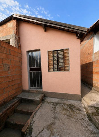 Casa 2 quartos e 1 banheiro, à venda, no bairro Camelos em Santa Luzia