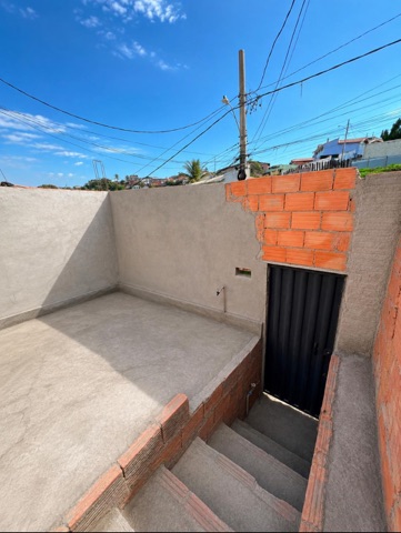 Casa 2 quartos e 1 banheiro, à venda, no bairro Camelos em Santa Luzia