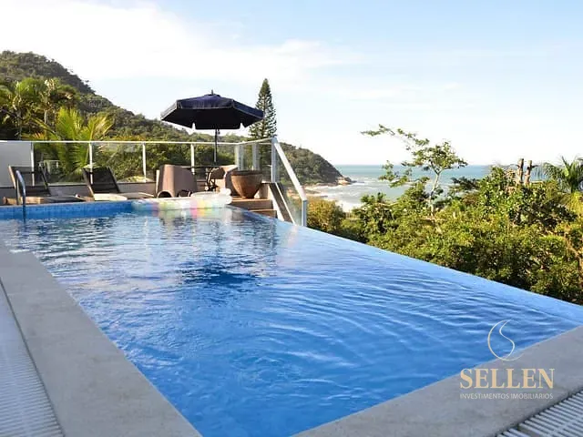 Casa com 426m² 5 quartos e 6 banheiros, para alugar, no bairro Praia do Estaleirinho em Balneário Camboriú